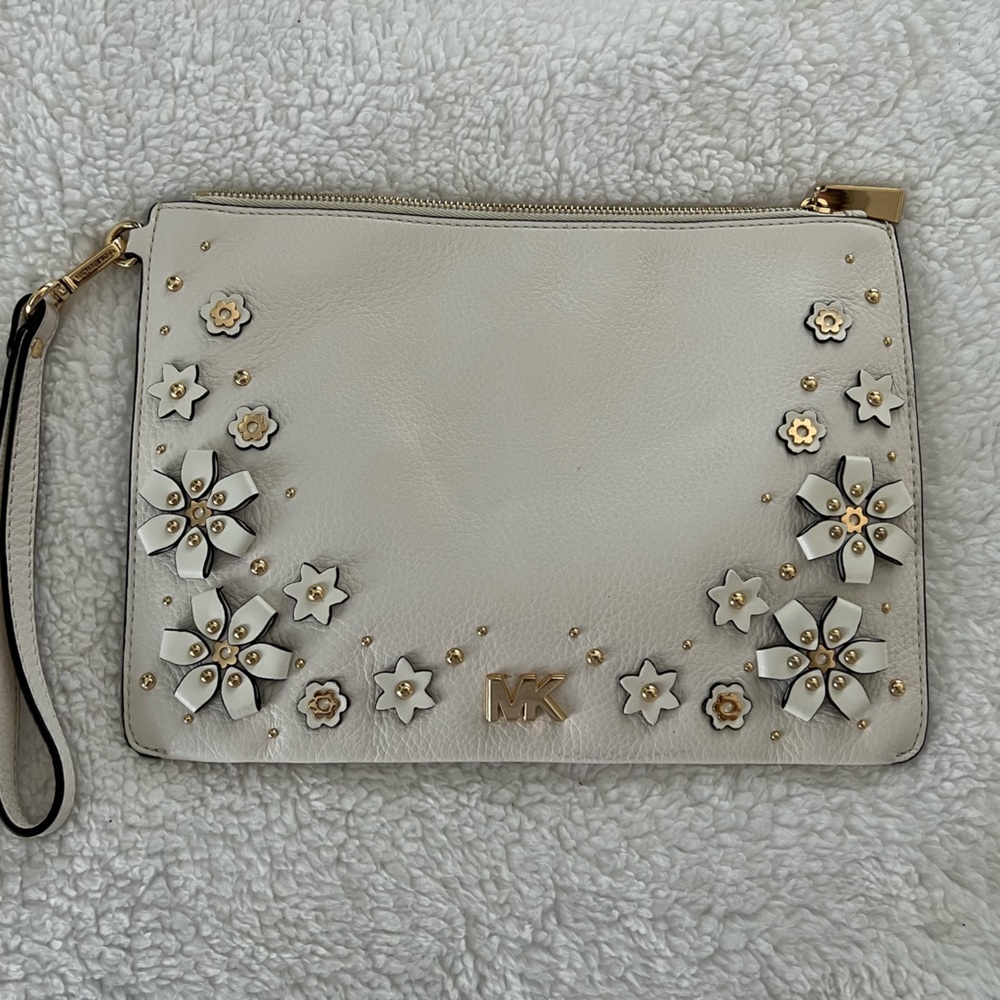 Michael Kors Clutch/Wristlet EUC